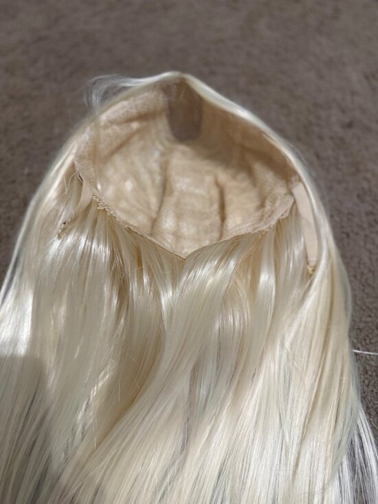 NEW 32 inch  blonde glueless wig - Picture 7 of 7